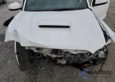 2020 Toyota Tacoma Double Cab z USA, uszkodzony, nr VIN 3TMCZ5AN0LM357044